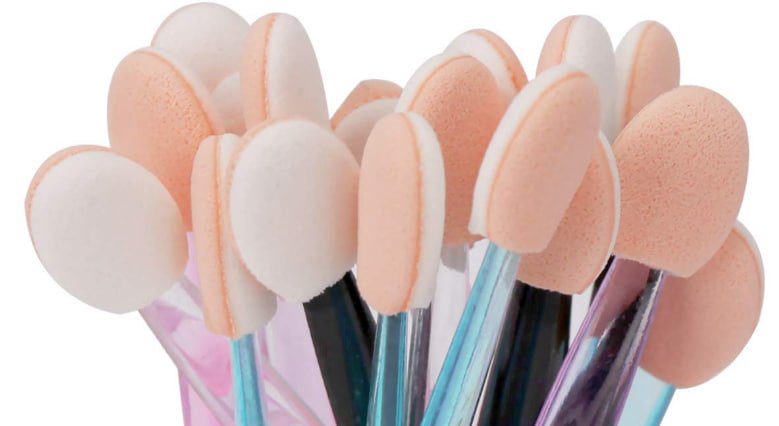 Tired of Messy Eyeshadow and Wasted Time? These Disposable Double-Ended Sponge Applicators Are a Game-Changer
